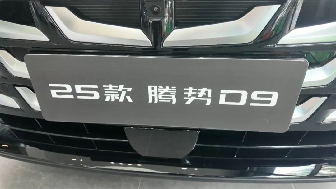 DƬ